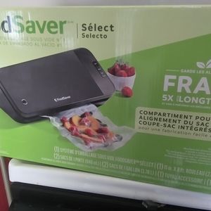 Food saver Vacuum Sealing System & Extra Box of Vacuum Sealer Bags